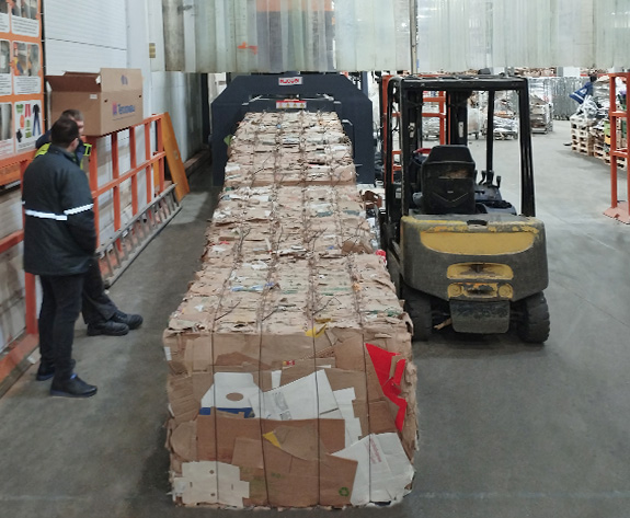 حل مكبس الكرتون عالي الكفاءة لمحلات السوبر ماركت ذات السلسلة الكبيرة في روسيا