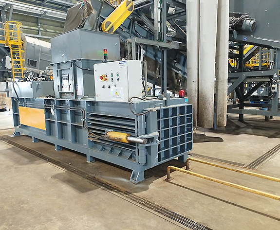 حل ضغط عالي الكفاءة لخردة زجاجات PET في اليابان