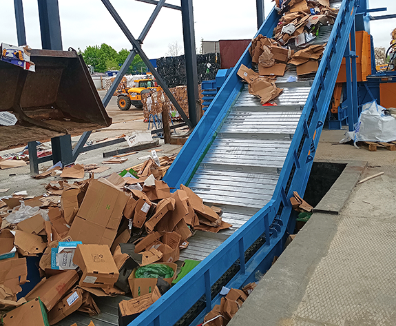 حلول مكابس متعددة الوظائف لمركز إعادة التدوير في بيلاروسيا