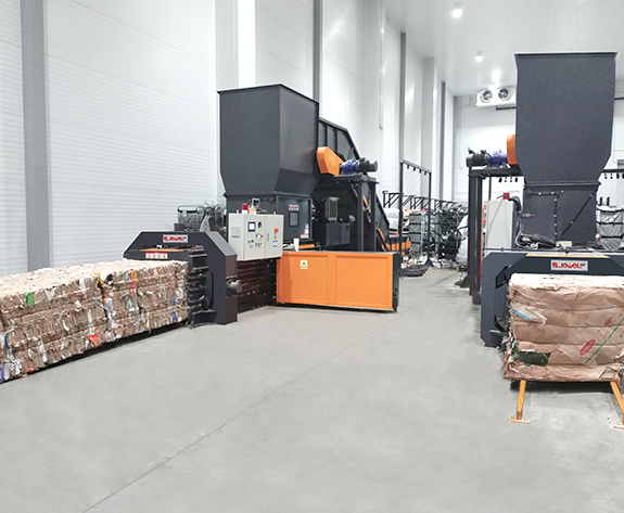 حل التخلص الآلي من النفايات المعبأة في مركز الخدمات اللوجستية الرائد للسوبر ماركت في روسيا